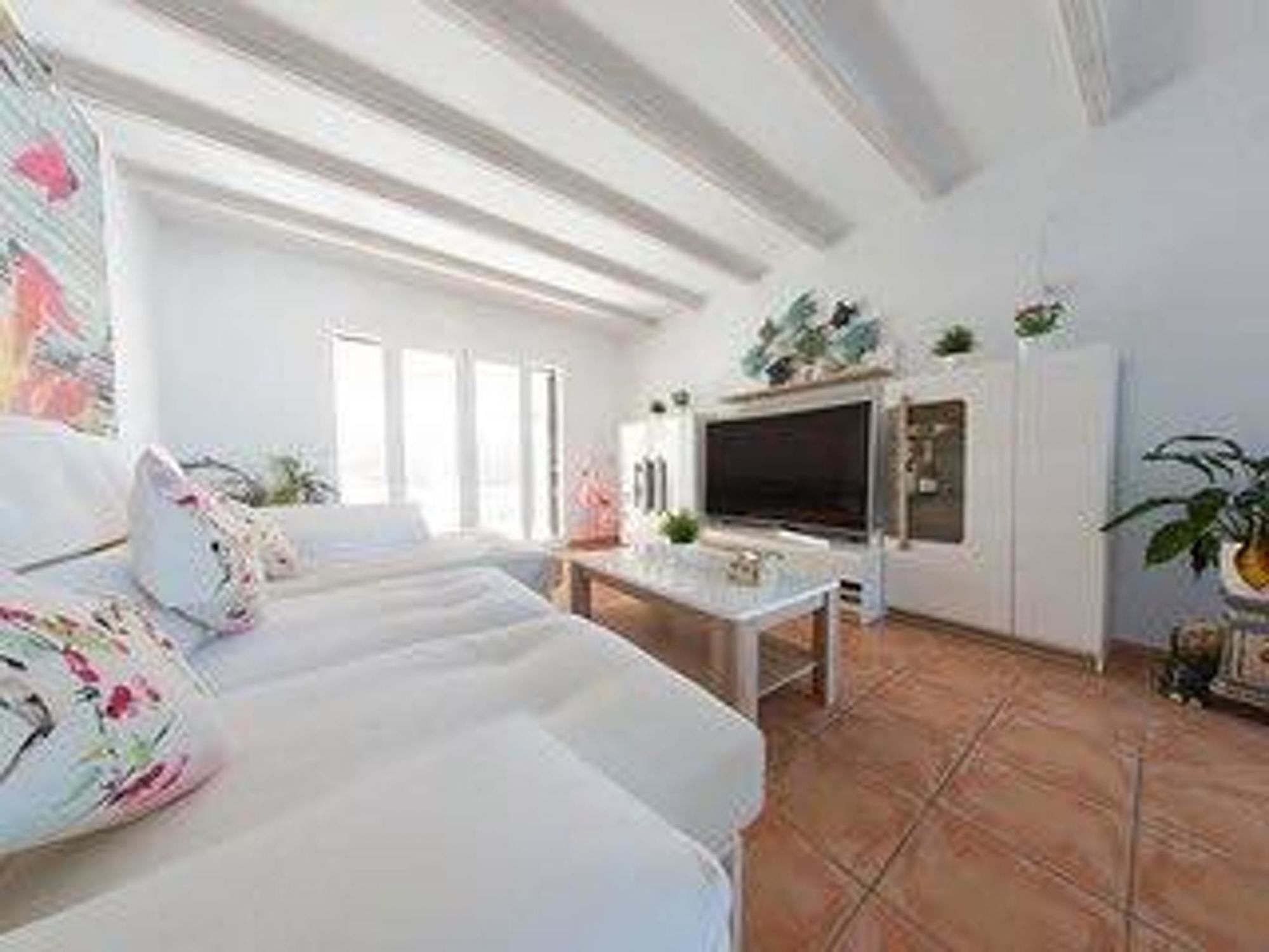 With 3 Bedrooms In Romantica, With Wonderful Mountain View, Priv Cala Romantica (Mallorca)
